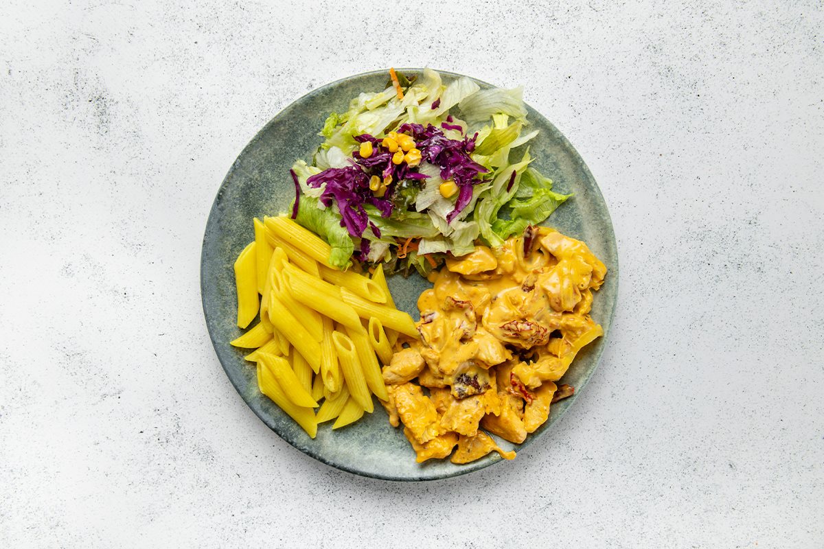 Acılı Cheddar Soslu Tavuk